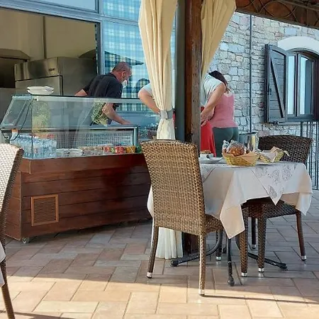 Couette-café Klinai